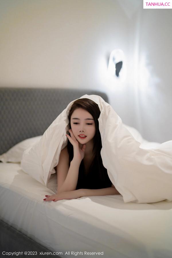 Summer宝宝  [XiuRen]高清写真图 2023.10.17 No.7517 Summer宝宝 丝袜美腿第9张图片
